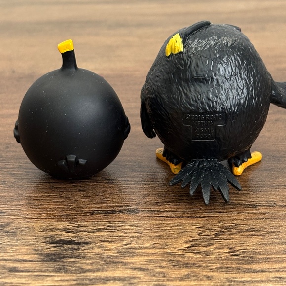 2 Angry Birds 2016 BOMB Black Bird Rovio Toy Figures Figurine App Video Game - Picture 6 of 10